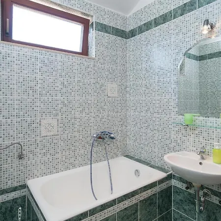 One-bedroom In Apartment Postira